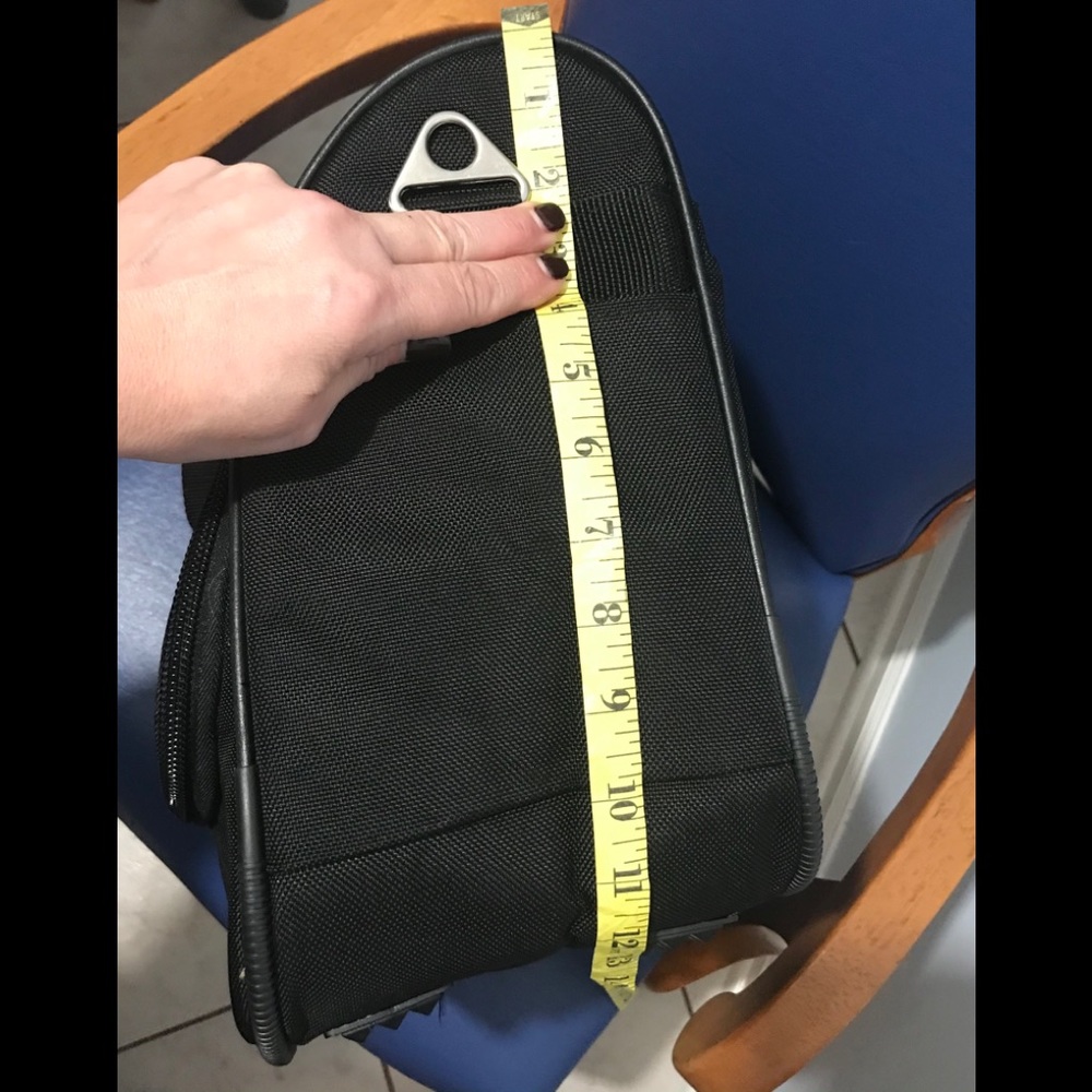 London Fog men’s locked hanging travel bag - Picture 14 of 16